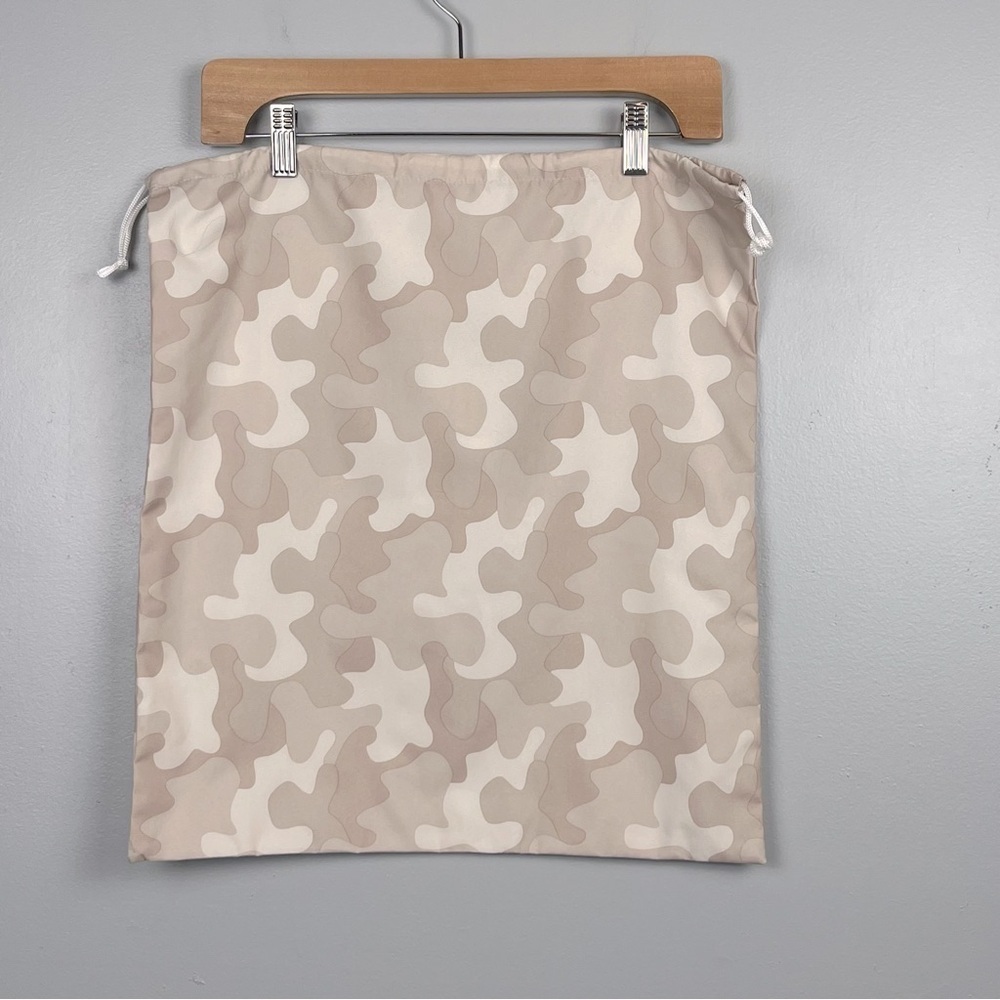 Dagne Dover beige camo drawstring dustbag. - Picture 2 of 4